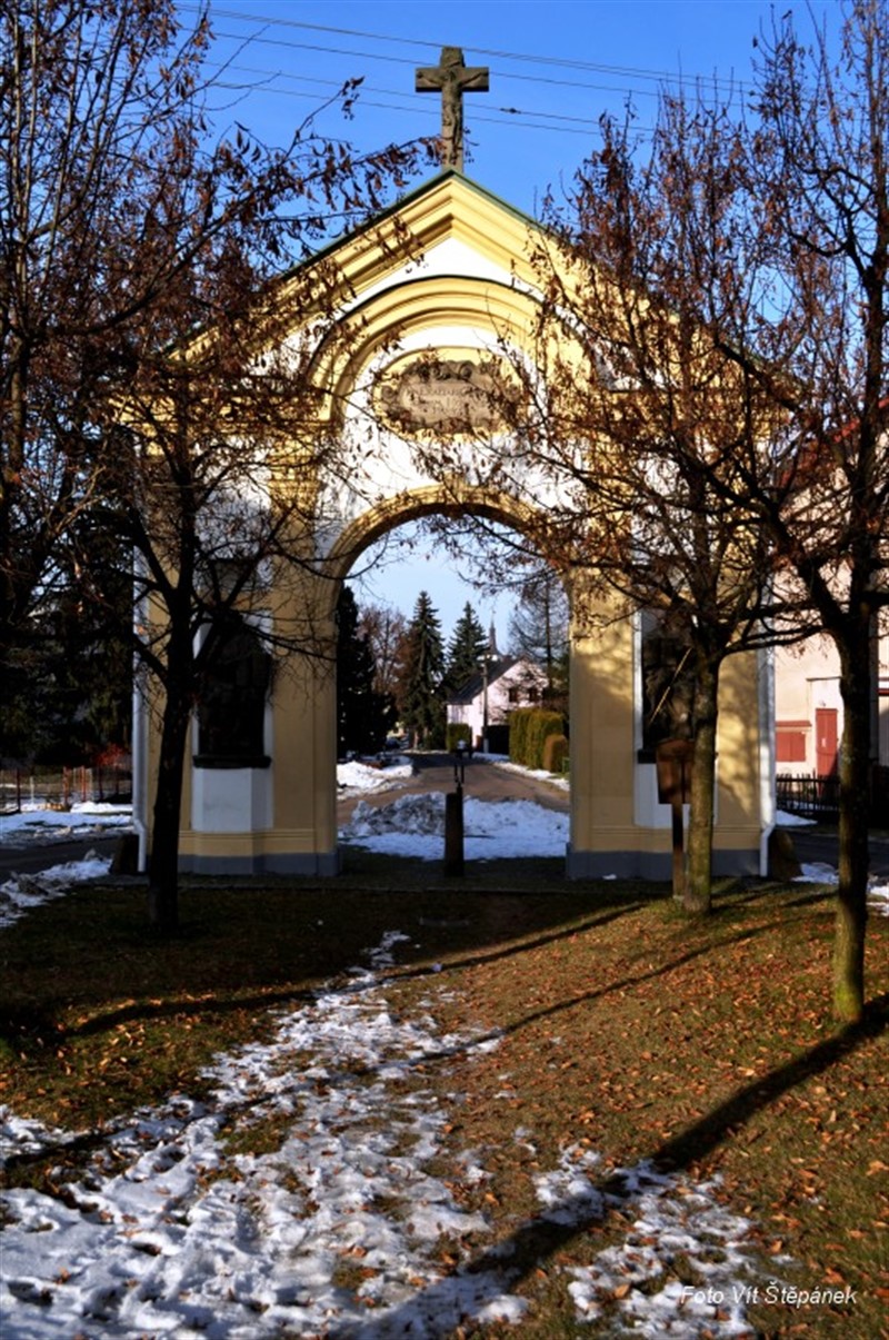 S opravami prvních kapliček se začalo již na jaře roku 1989, tedy ještě za komunismu – to byl tehdy nevídaný počin.