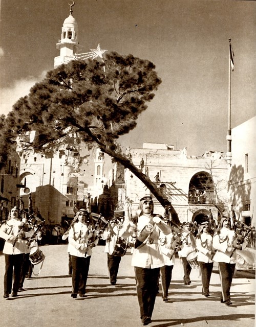 Most přes řeku Kwai | Foto: Muzeum jihovýchodní Moravy Zlín, Archiv H+Z, autor: Jiří Hanzelka a Miroslav Zikmund