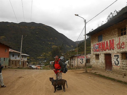 Malá "ztracená" vesnička v deštném pralese, Peru