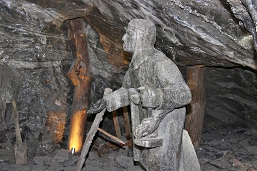 Některé expozice (ze soli) ukazují práci někdejších  horníků (foto  J. Patková)