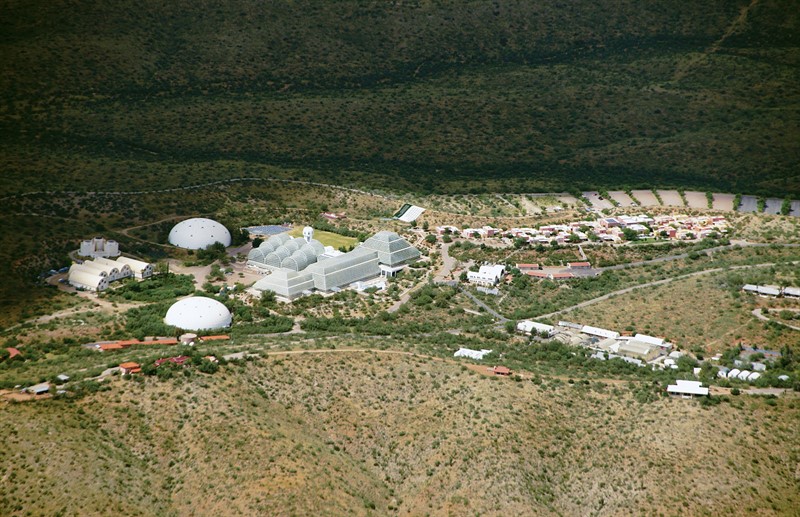 Budovy unikátního projektu Biosphere 2 v Oracle, Arizona, USA